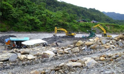 mining on the Degeuwo River (JUBI)